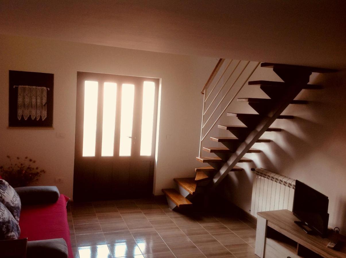 Apartman Milena Pola Esterno foto